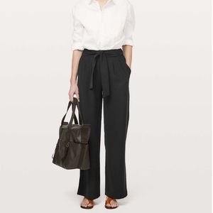 LuluLemon Noir Pant size 4